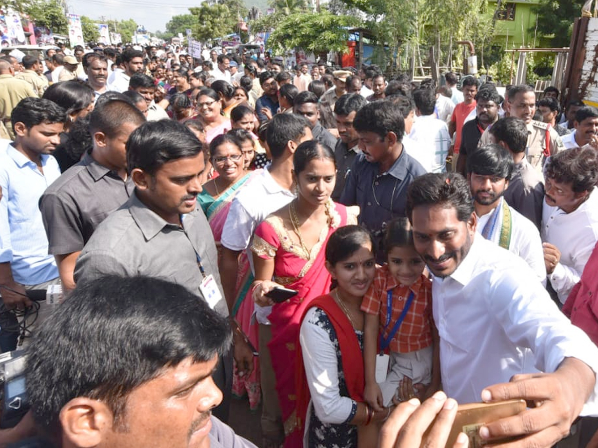 YS Jagan PrajaSankalpaYatra 269th Day Photo Gallery - Sakshi9