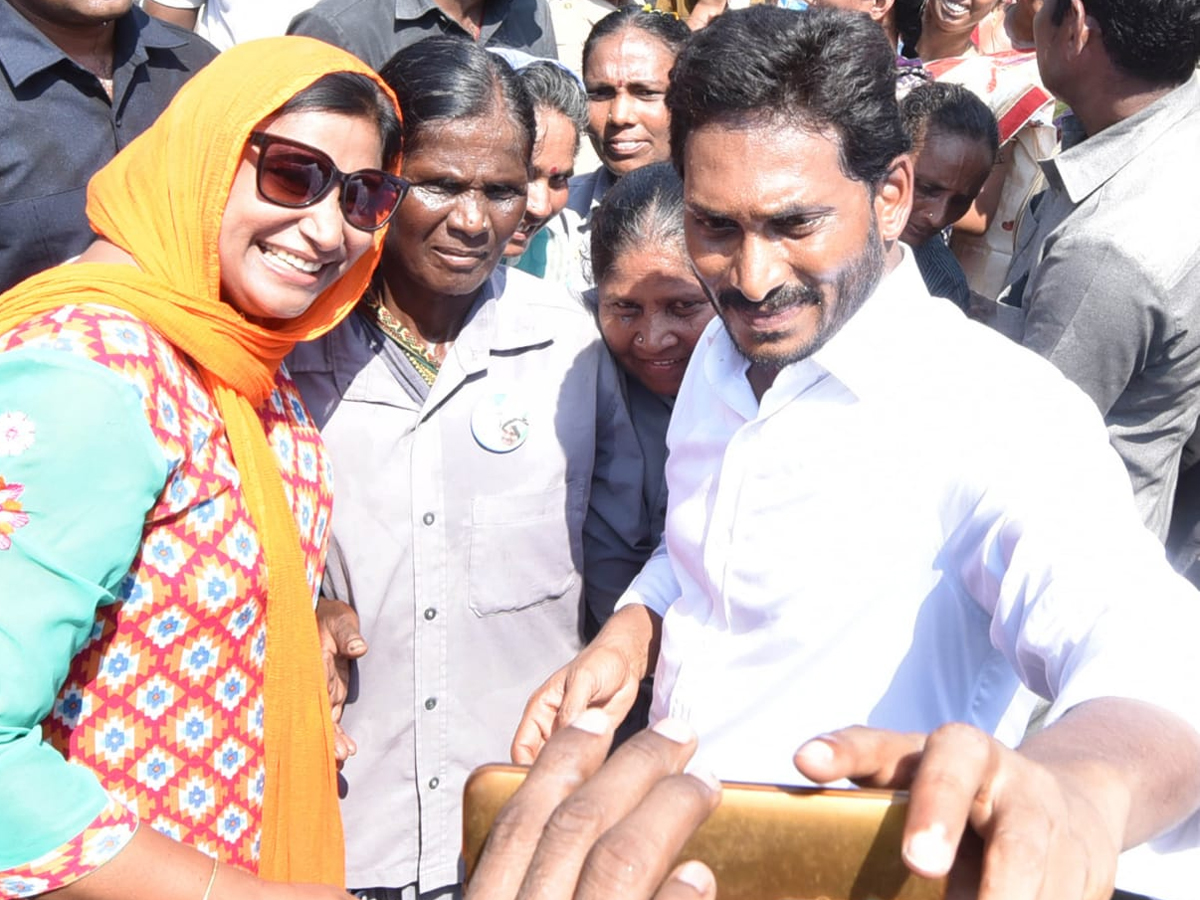 YS Jagan PrajaSankalpaYatra 270th Day Photo Gallery - Sakshi18