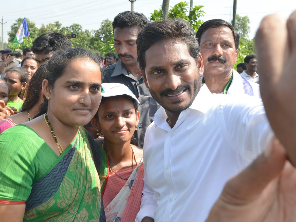 YS Jagan PrajaSankalpaYatra 270th Day Photo Gallery - Sakshi5