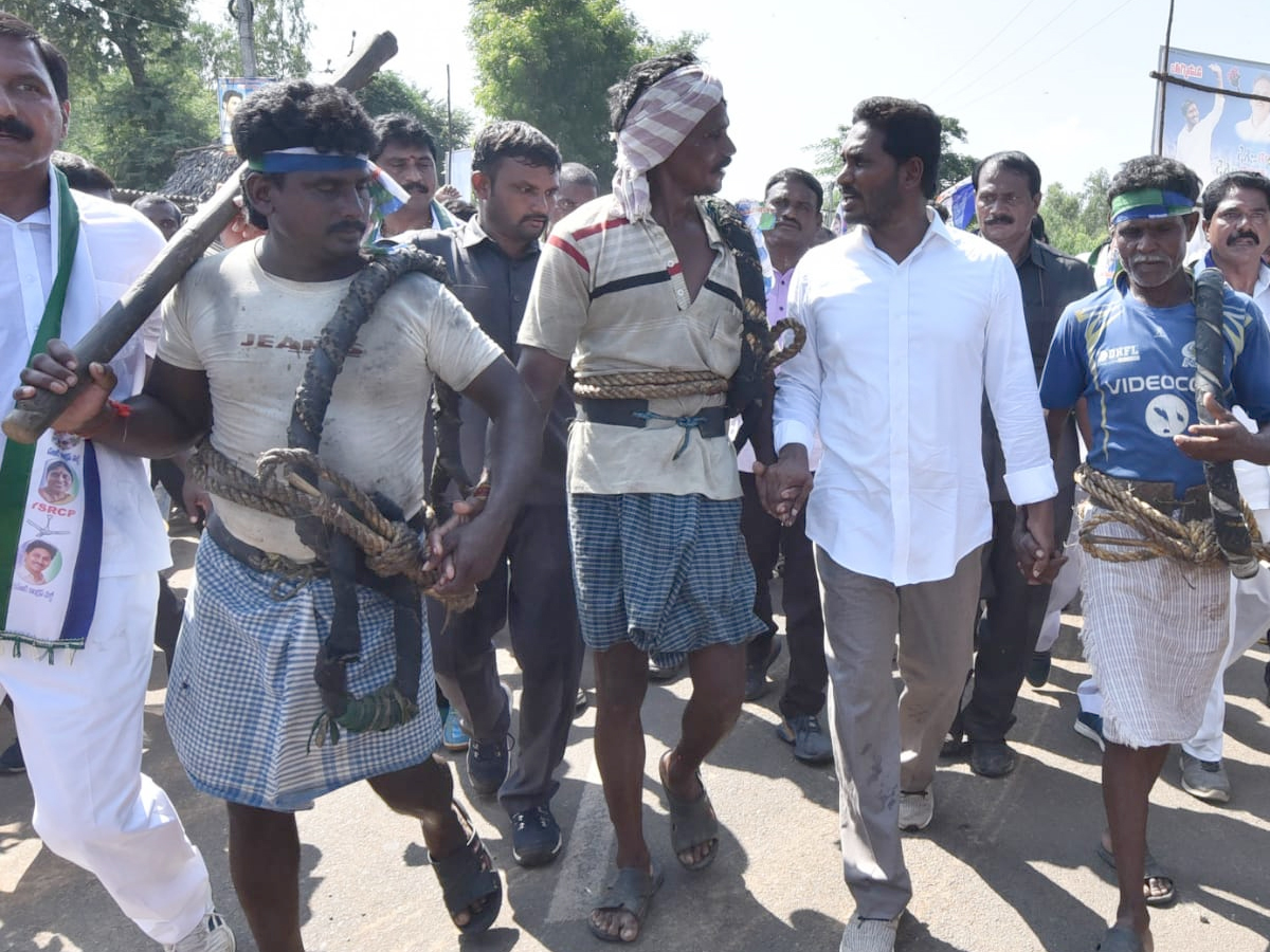 YS Jagan PrajaSankalpaYatra 271th Day Photo Gallery - Sakshi5