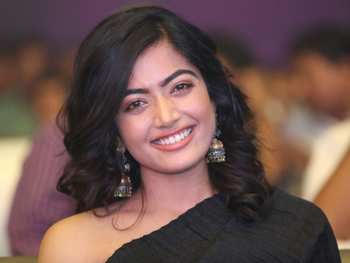 Actress Rashmika Mandanna HD Stills Photo Gallery - Sakshi10