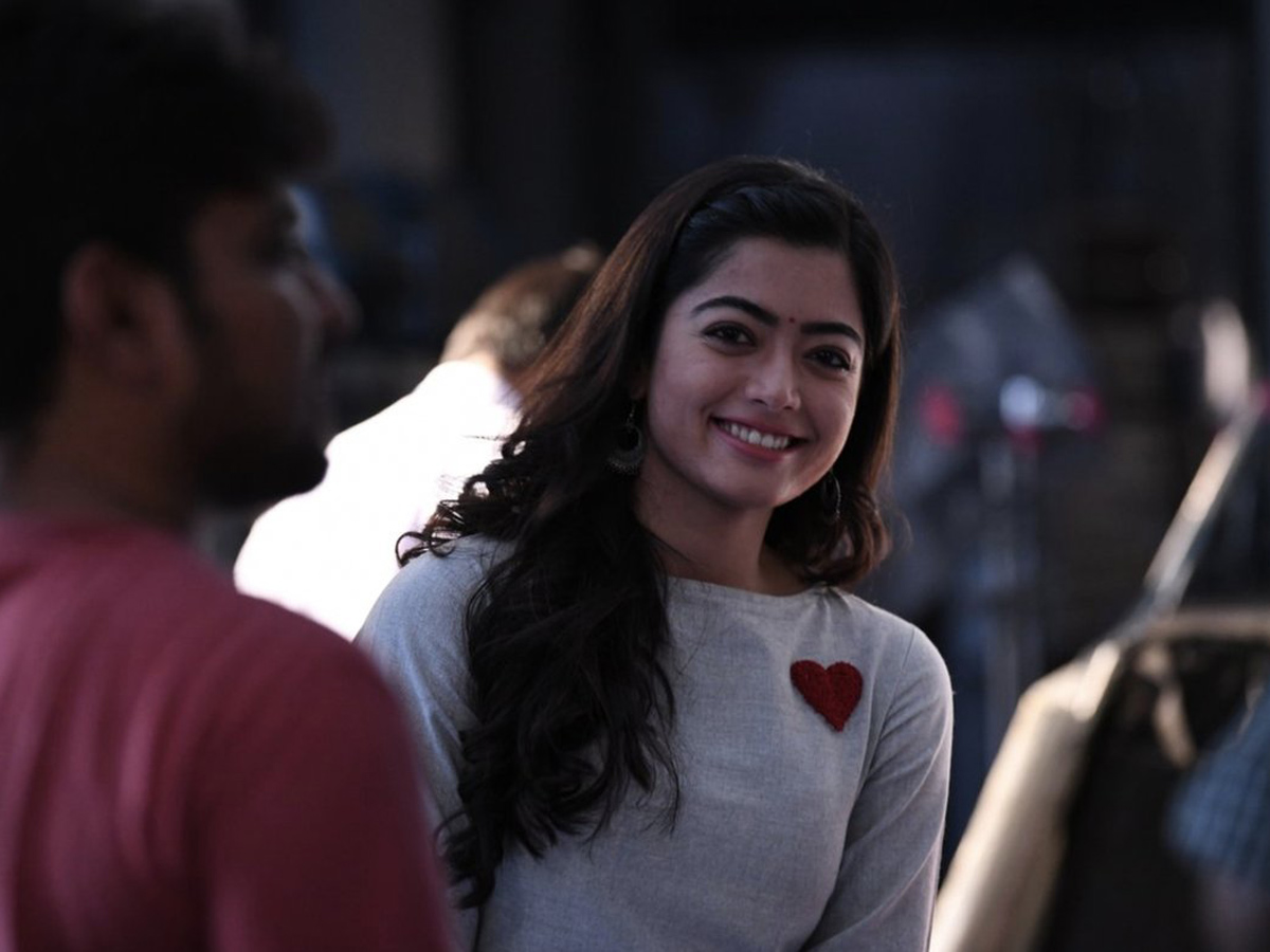 Actress Rashmika Mandanna HD Stills Photo Gallery - Sakshi9