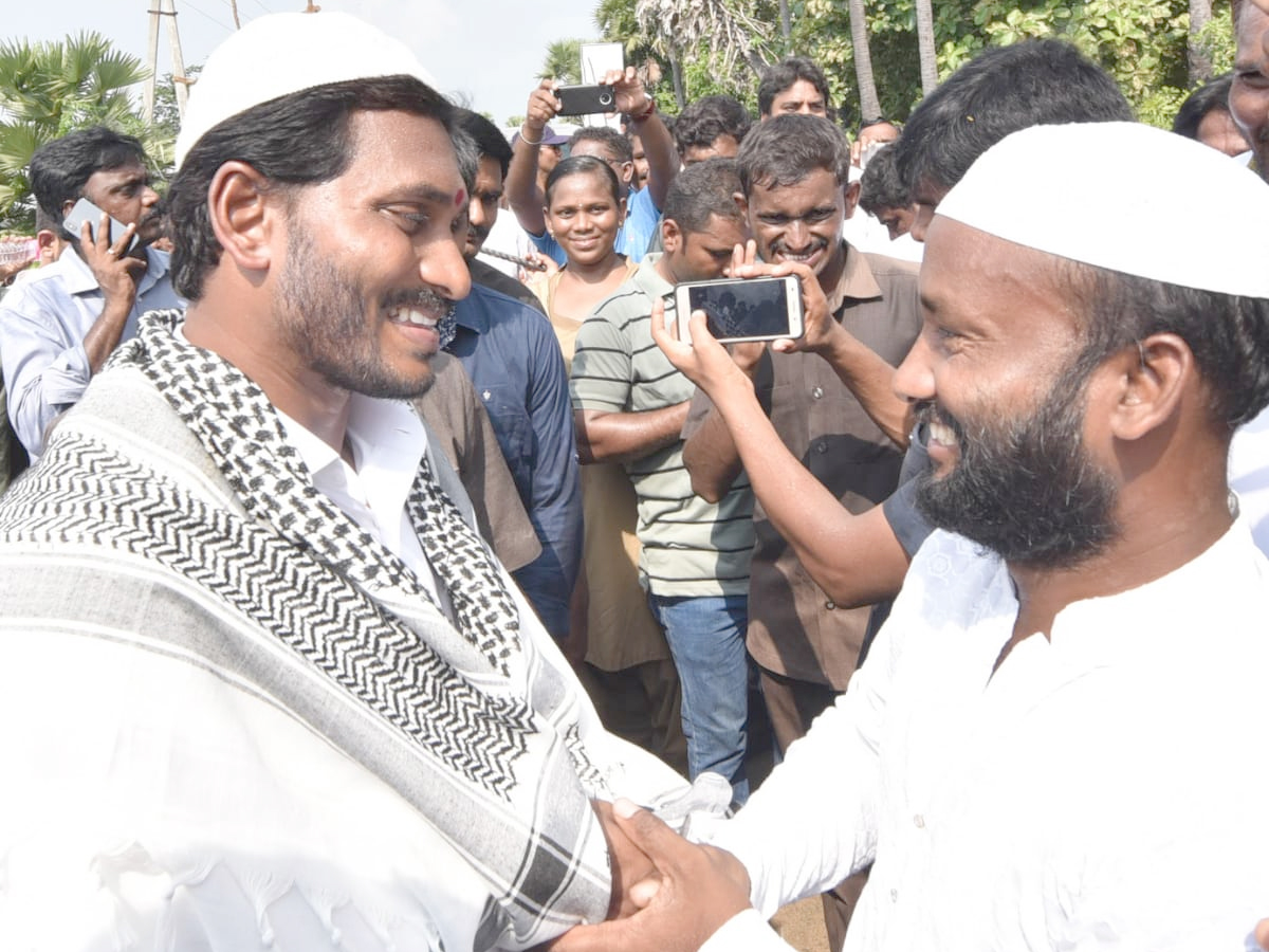 YS Jagan PrajaSankalpaYatra 273rd Day Photo Gallery - Sakshi6