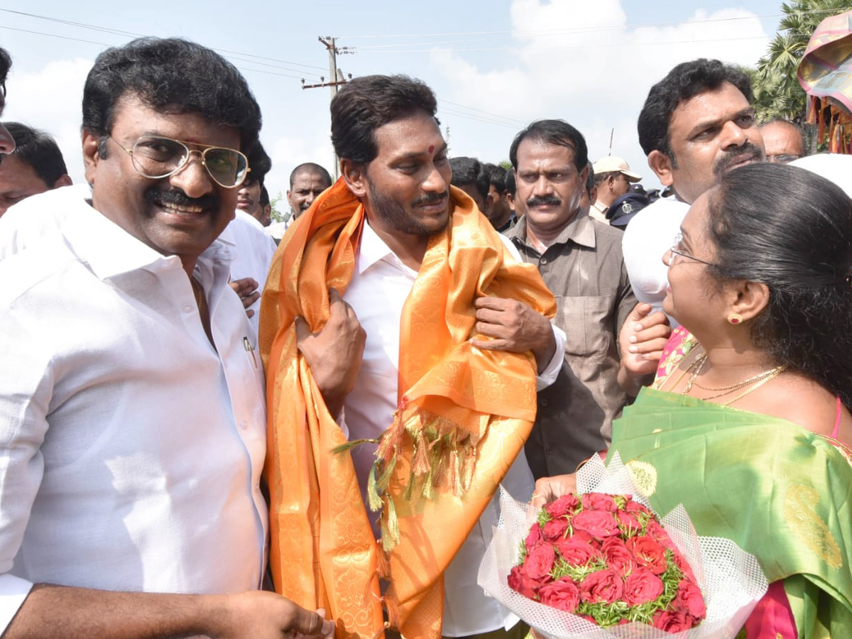 YS Jagan PrajaSankalpaYatra 273rd Day Photo Gallery - Sakshi1