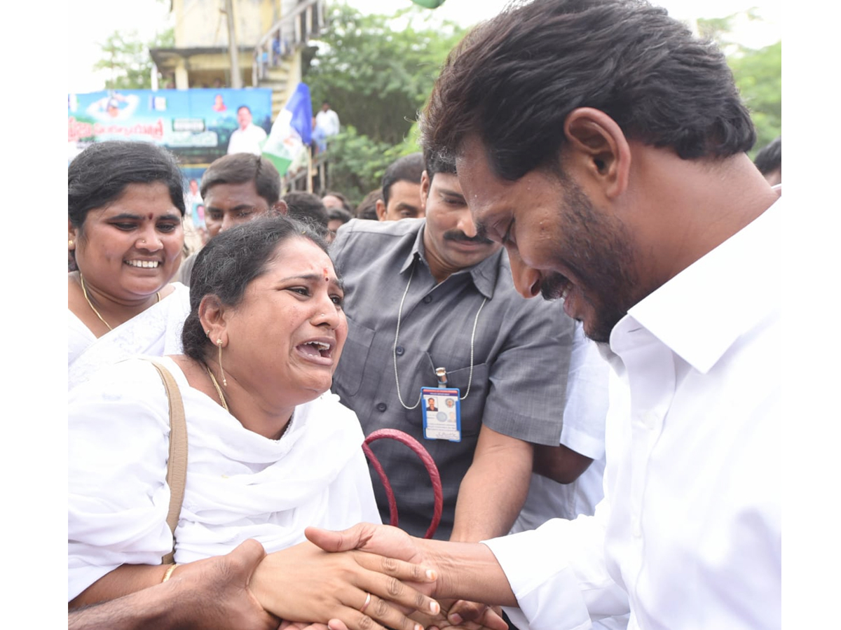 YS Jagan PrajaSankalpaYatra 253rd Day Photo Gallery - Sakshi2