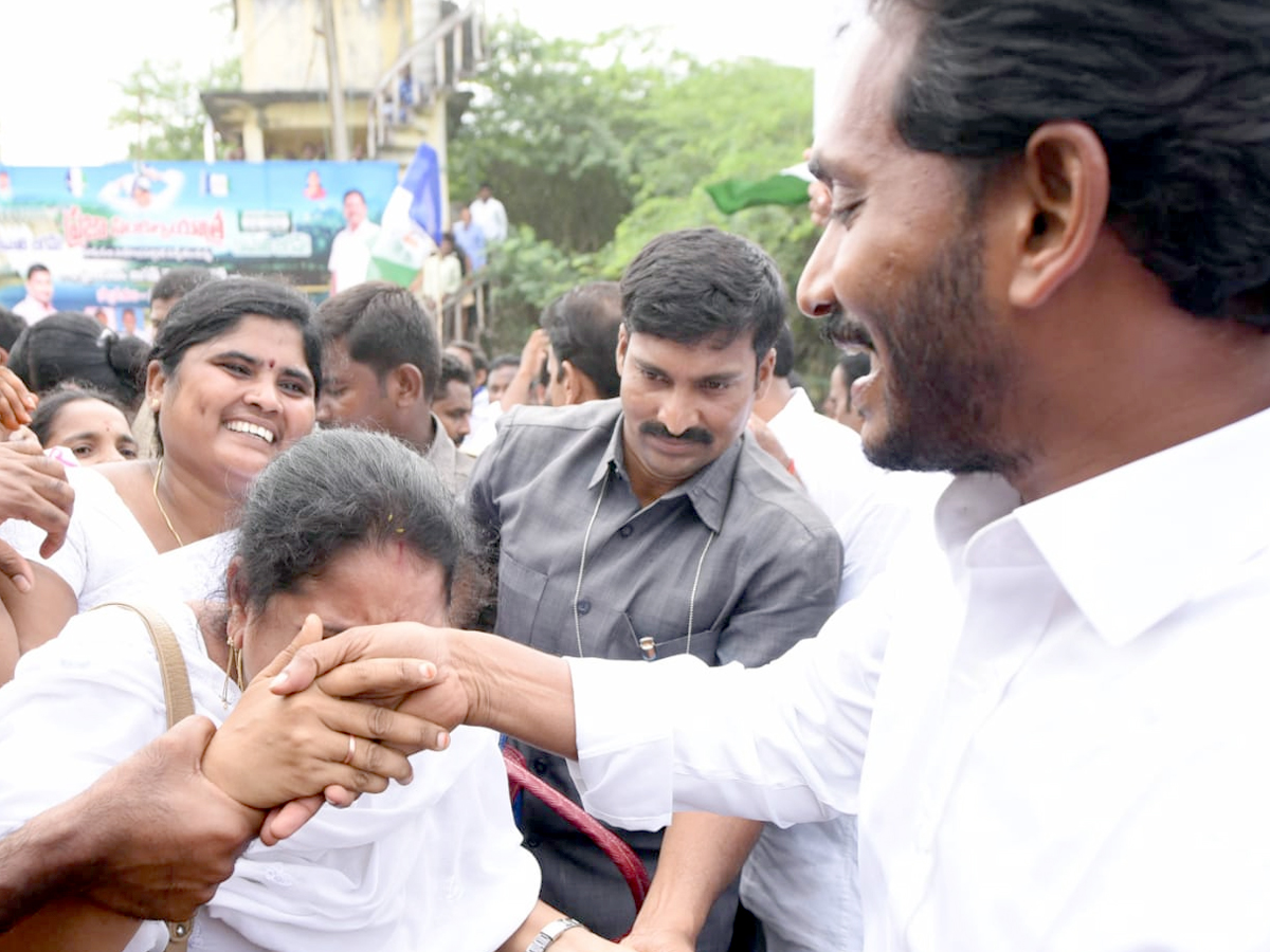 YS Jagan PrajaSankalpaYatra 253rd Day Photo Gallery - Sakshi9