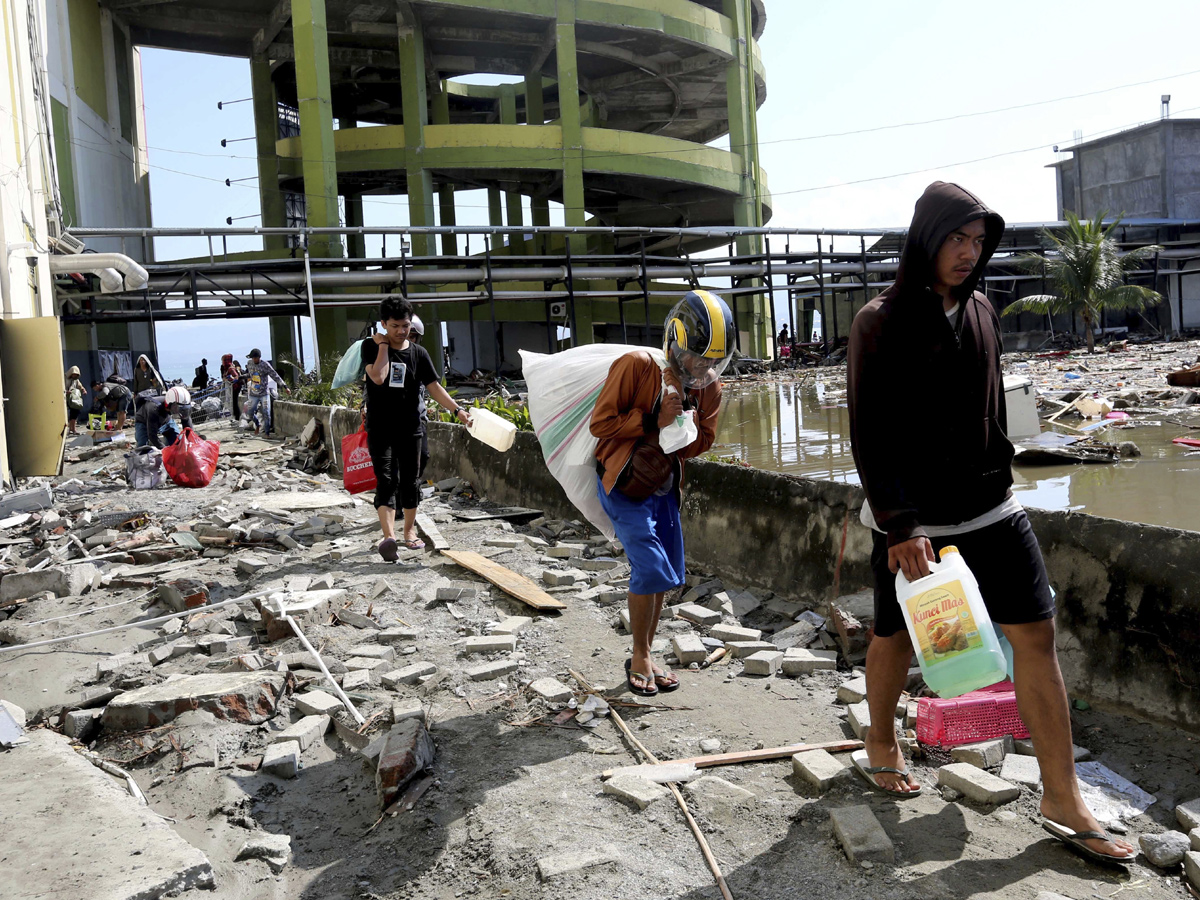 Earthquake and Tsunami in Indonesia Photo Gallery - Sakshi12