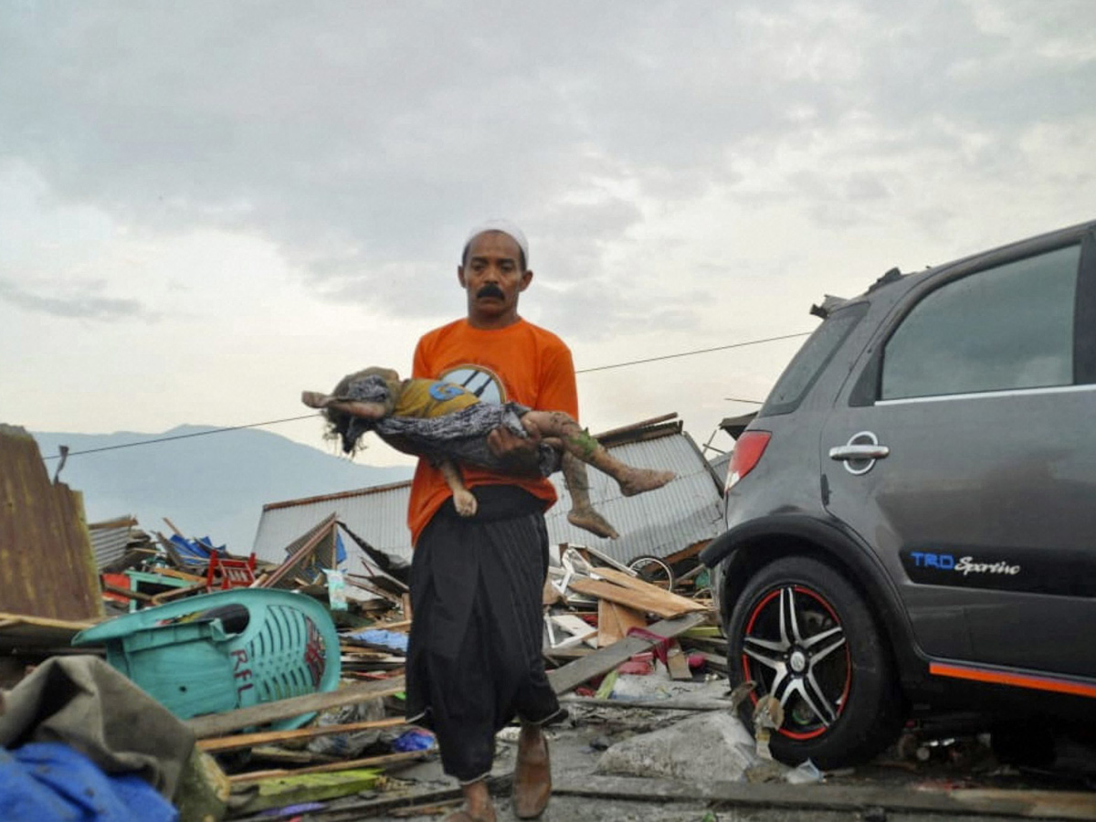 Earthquake and Tsunami in Indonesia Photo Gallery - Sakshi13