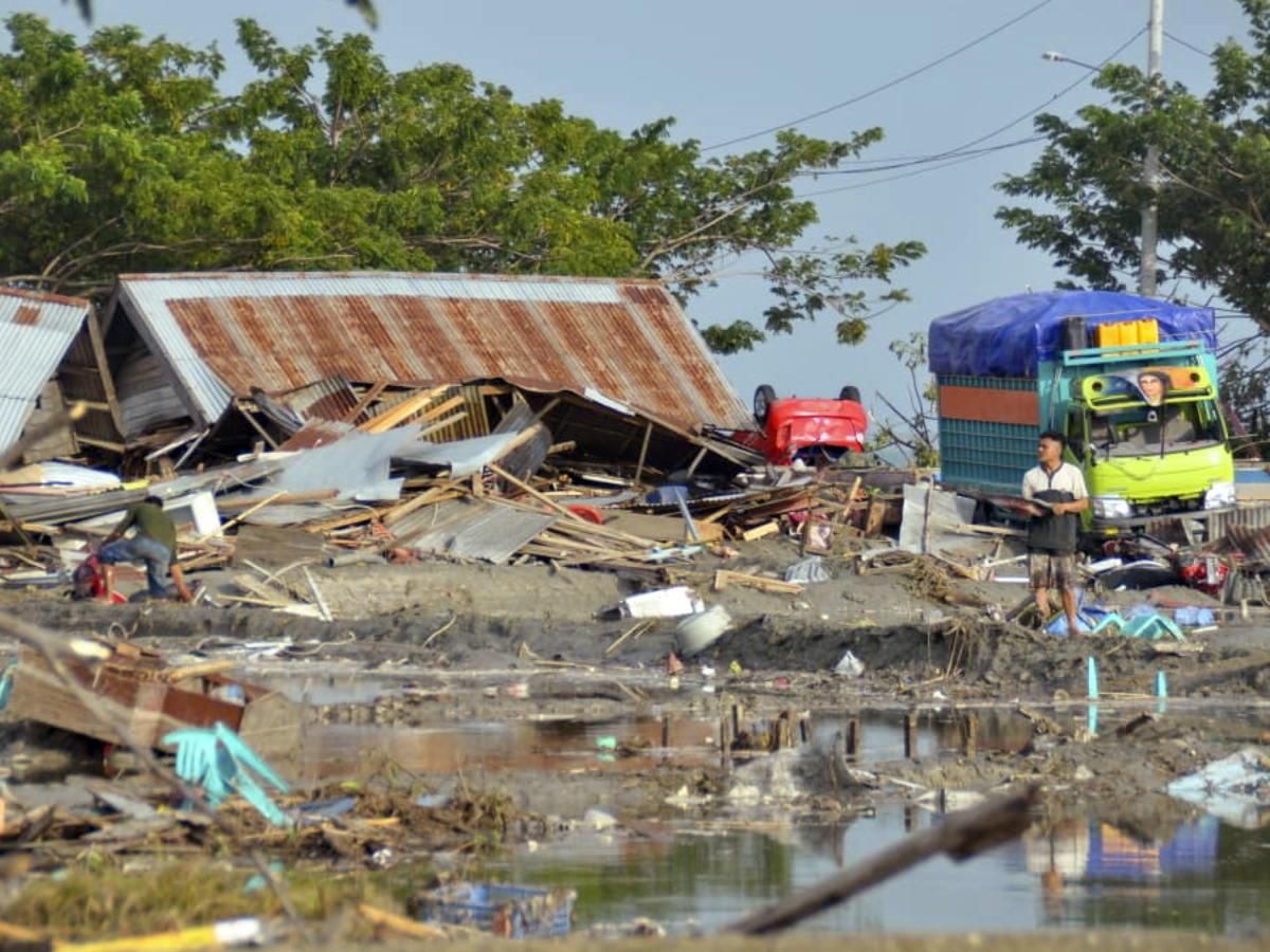 Earthquake and Tsunami in Indonesia Photo Gallery - Sakshi22