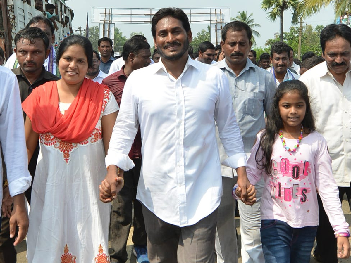 YS Jagan PrajaSankalpaYatra 274th Day Photo Gallery - Sakshi20