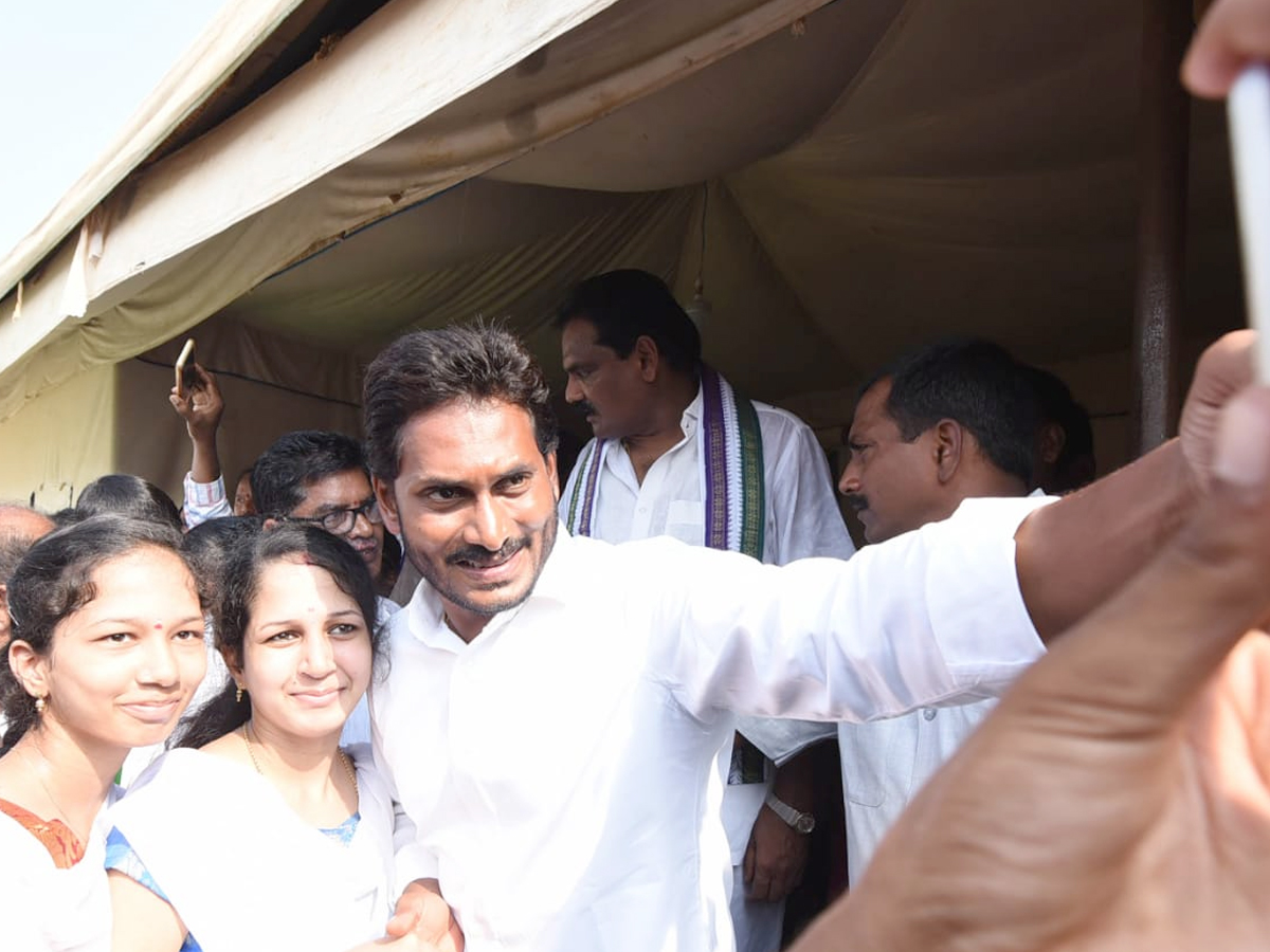 YS Jagan PrajaSankalpaYatra 274th Day Photo Gallery - Sakshi6