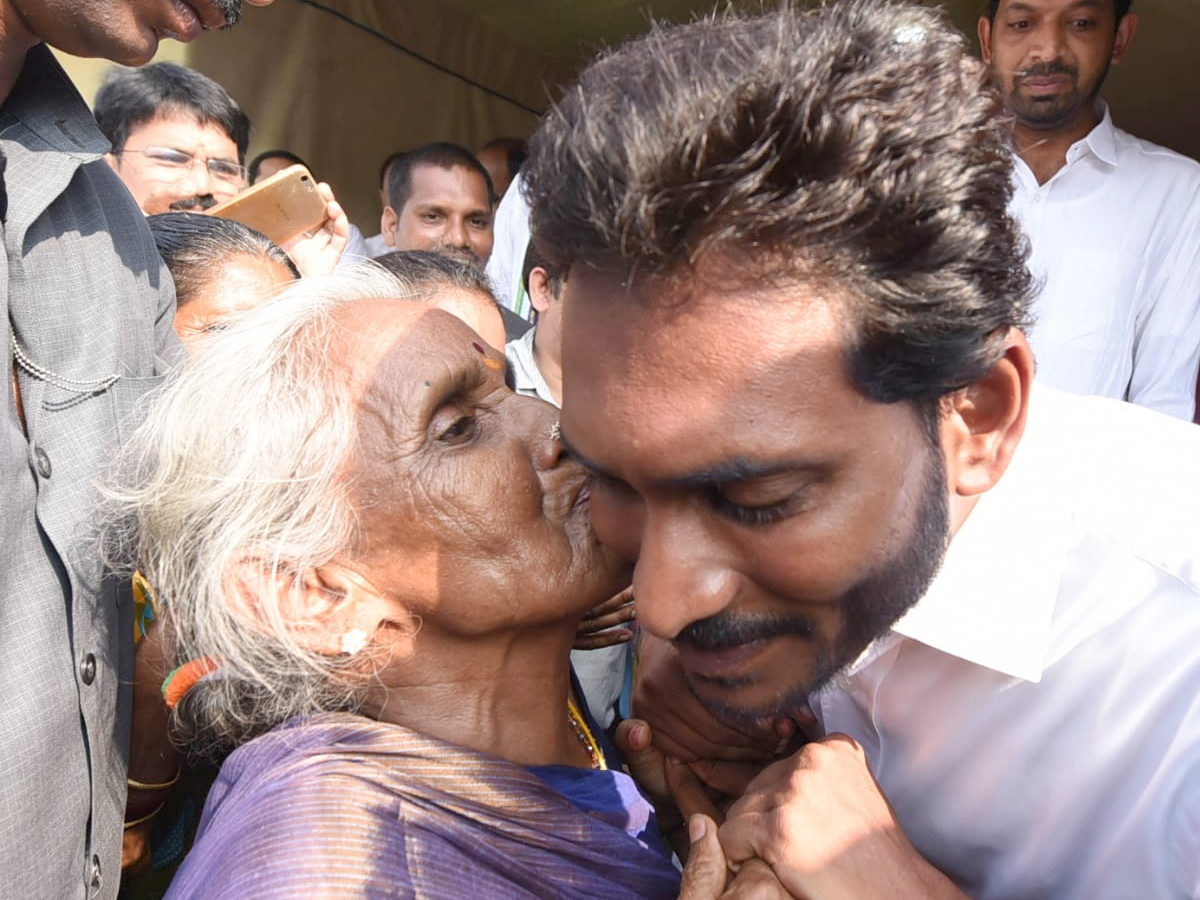 YS Jagan PrajaSankalpaYatra 274th Day Photo Gallery - Sakshi7