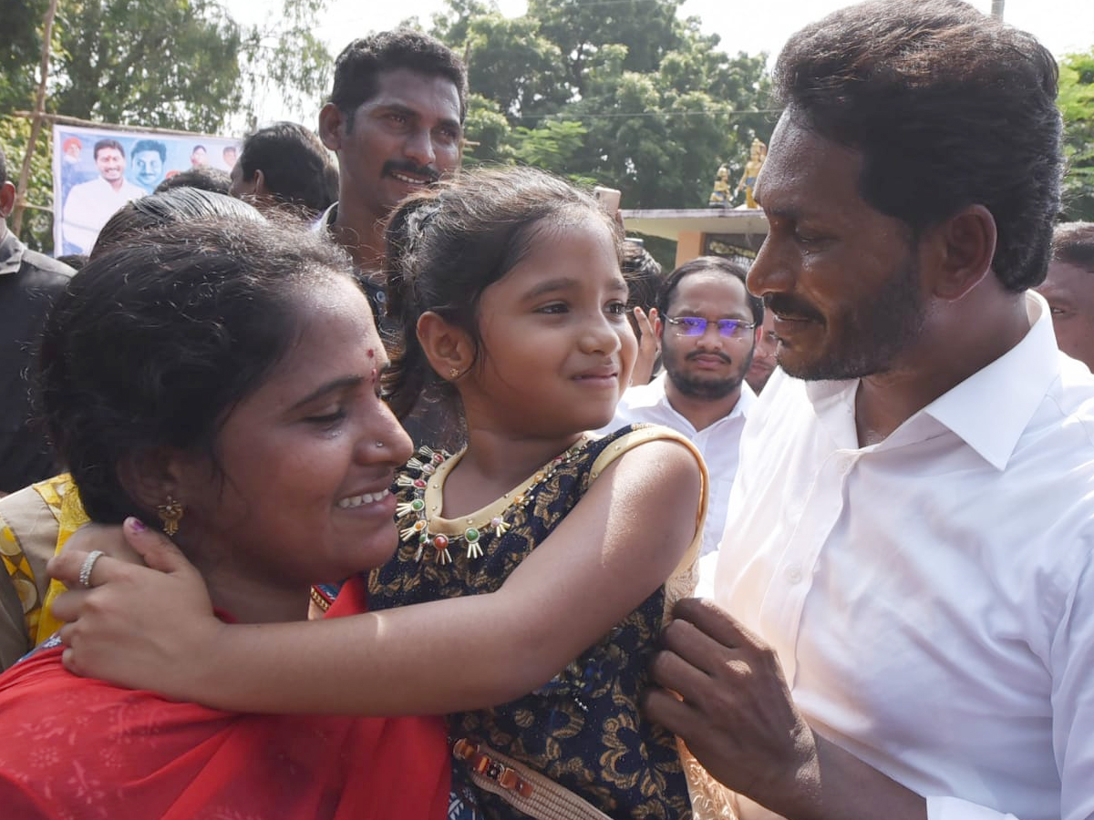 YS Jagan PrajaSankalpaYatra 274th Day Photo Gallery - Sakshi8