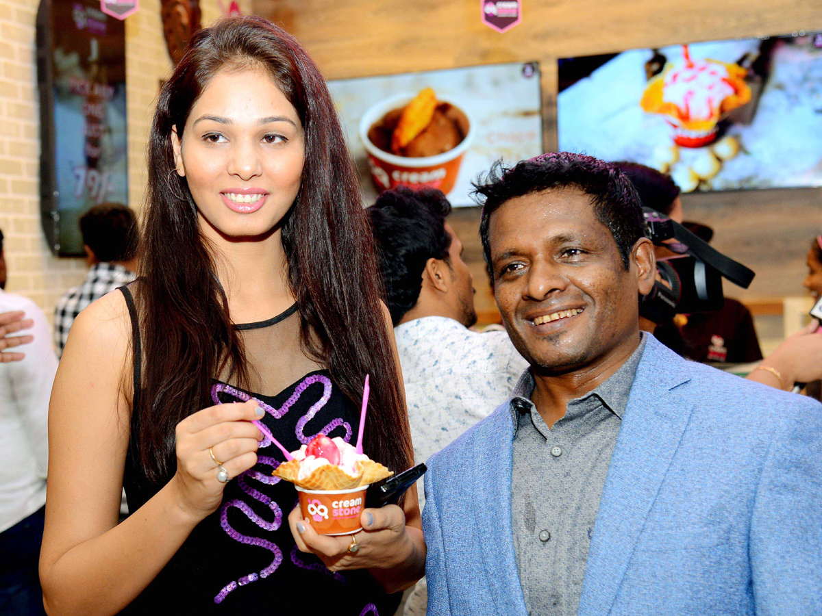 Diksha Panth inaugurates Ice cream parlor at Hyderabad Photo Gallery - Sakshi6