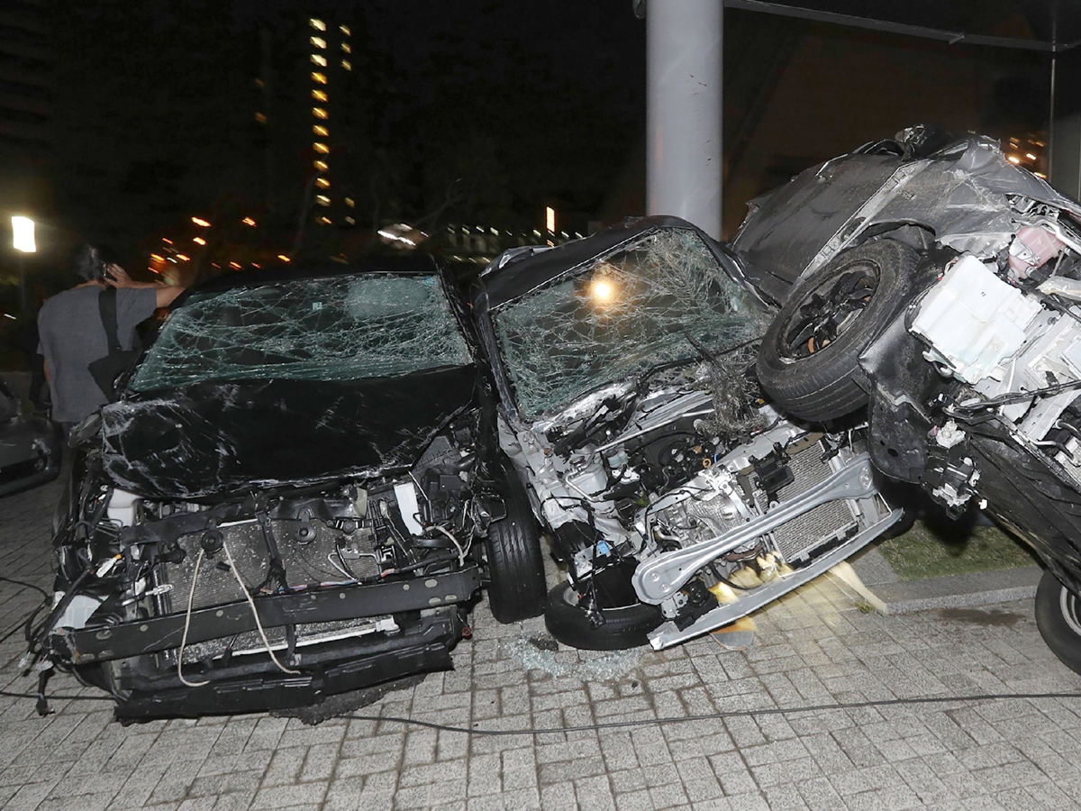 Typhoon Jebi leaves trail of destruction in Japan Photo Gallery - Sakshi11