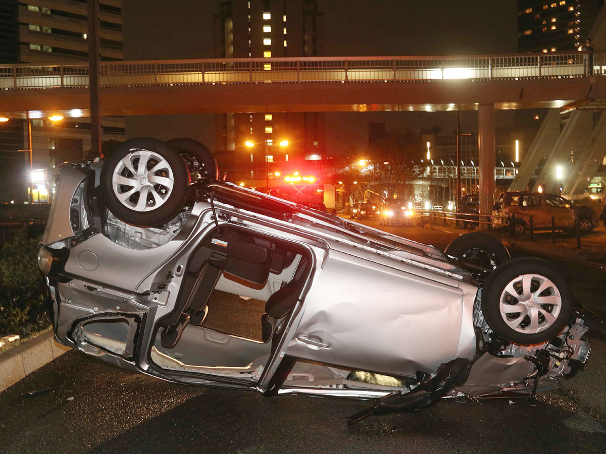 Typhoon Jebi leaves trail of destruction in Japan Photo Gallery - Sakshi12