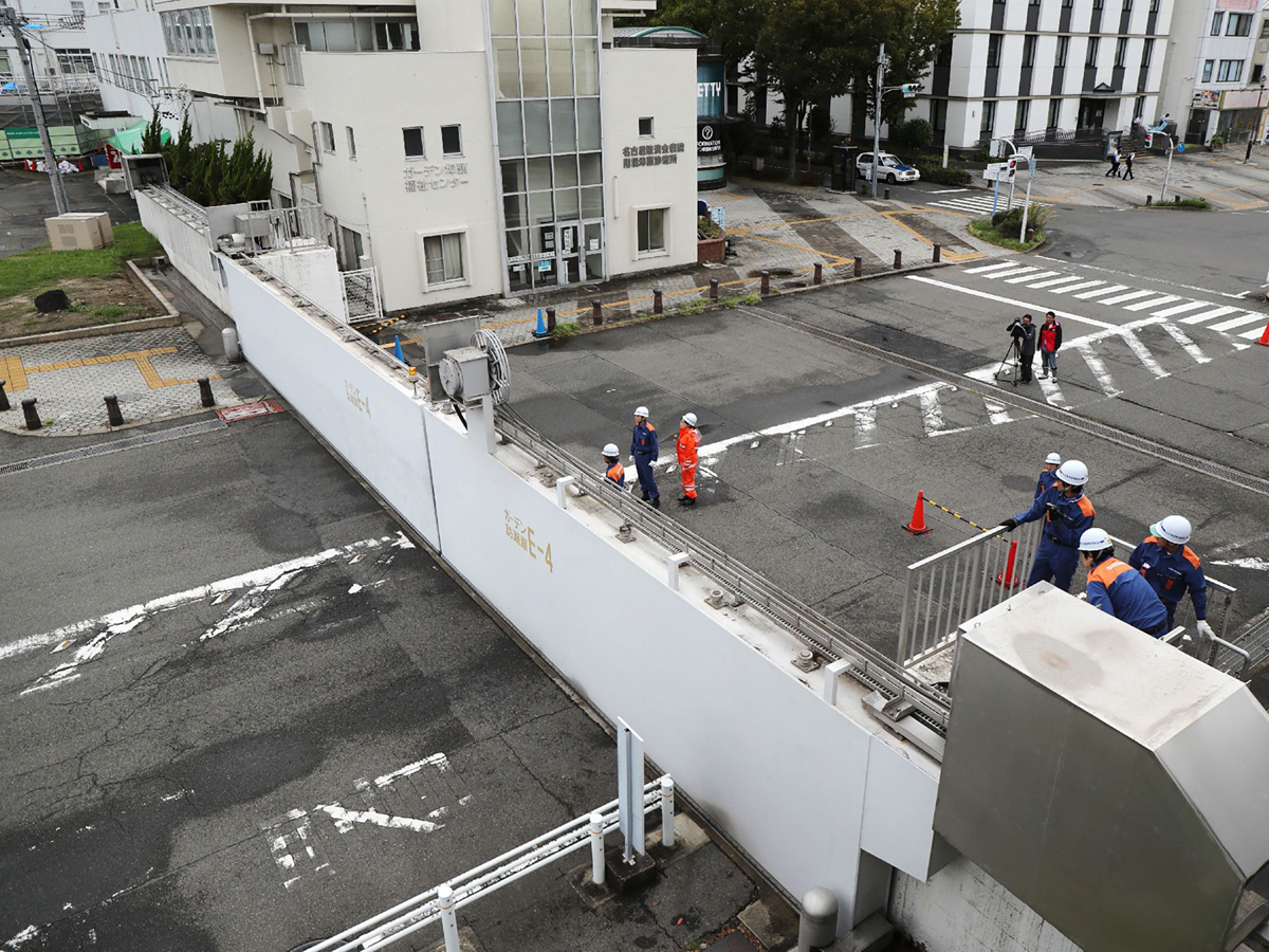 Typhoon Jebi leaves trail of destruction in Japan Photo Gallery - Sakshi19