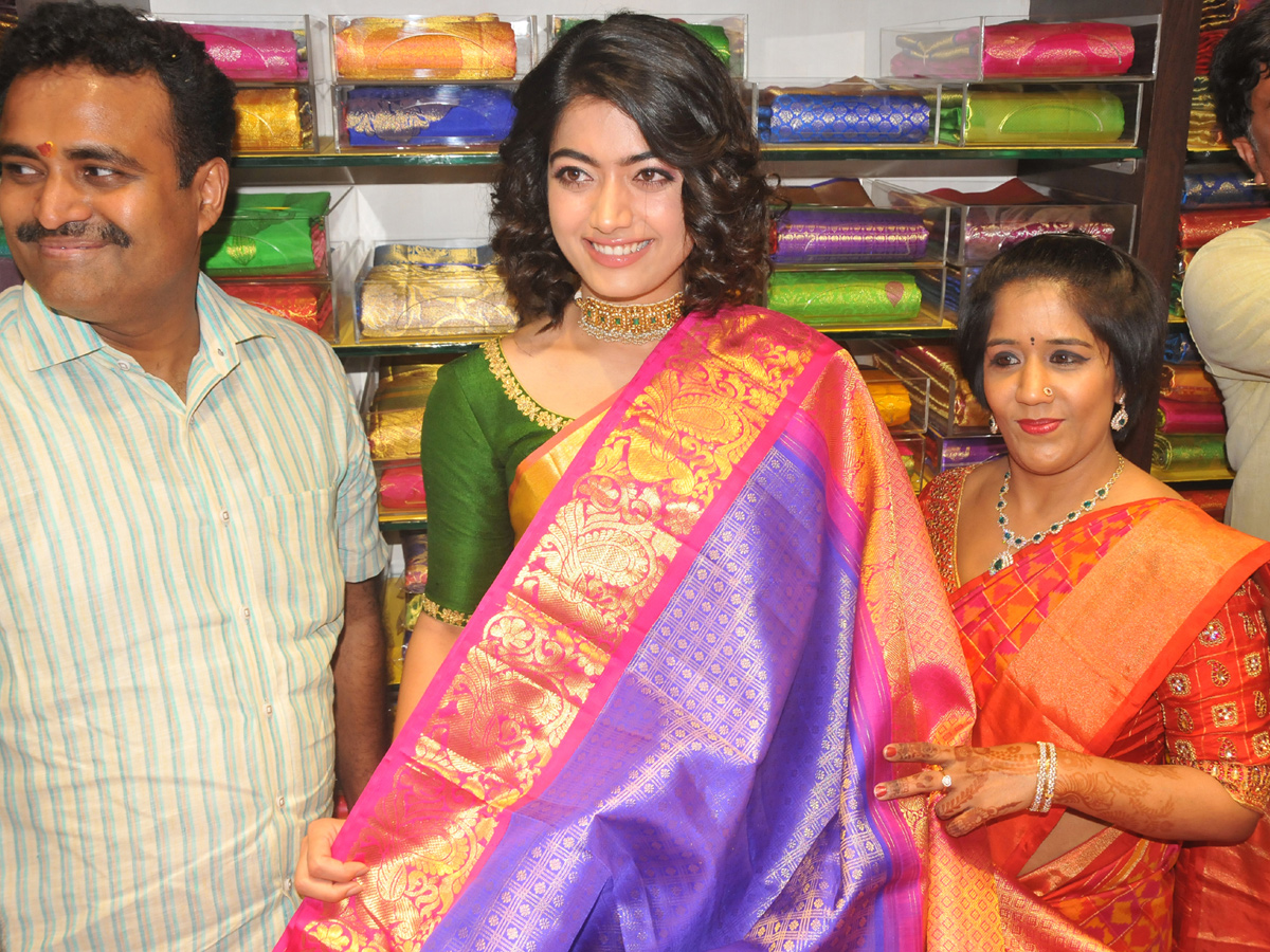 Actress Rashmika Mandana Launched CMR Shopping Mall in Mahbubnagar - Sakshi6