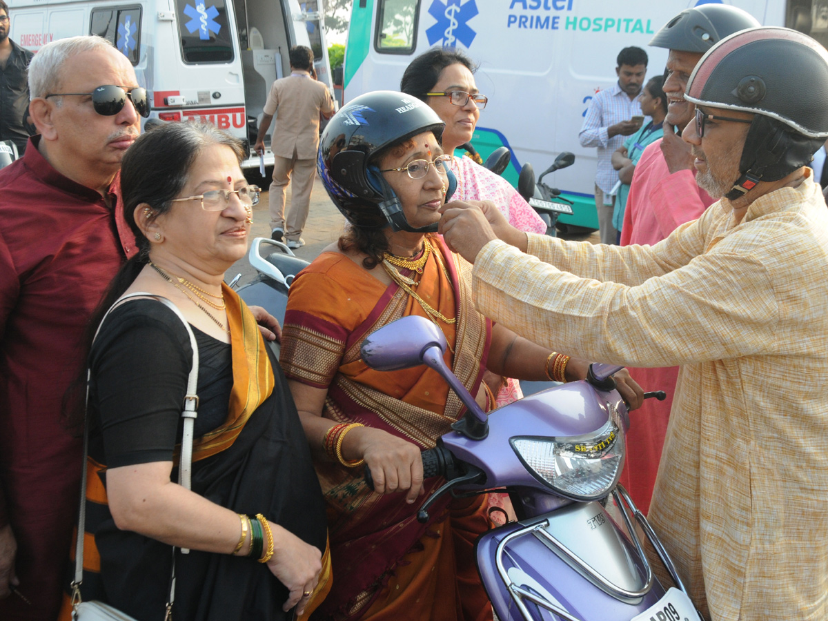 World elders day at Necklace Road Photo Gallery - Sakshi6