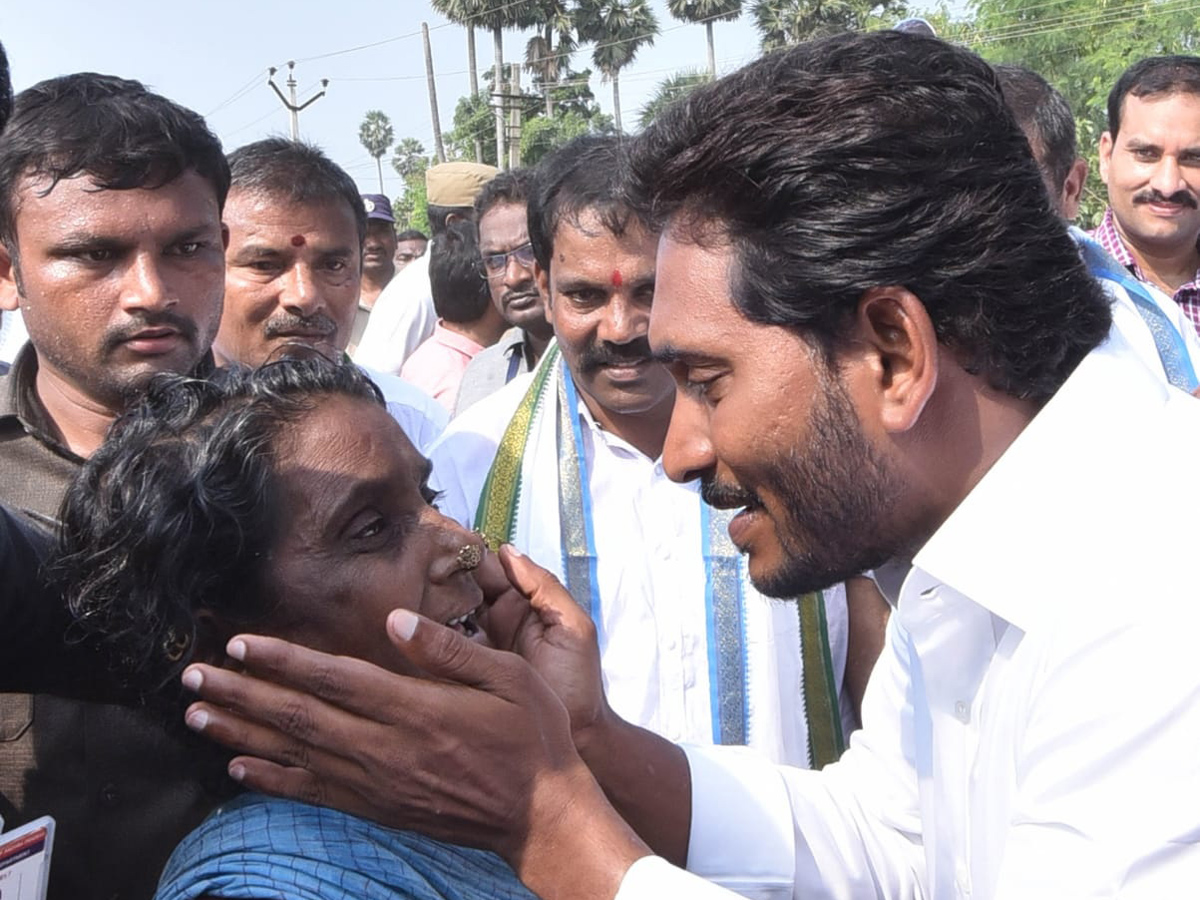 YS jagan padayatra photo gallery - Sakshi13