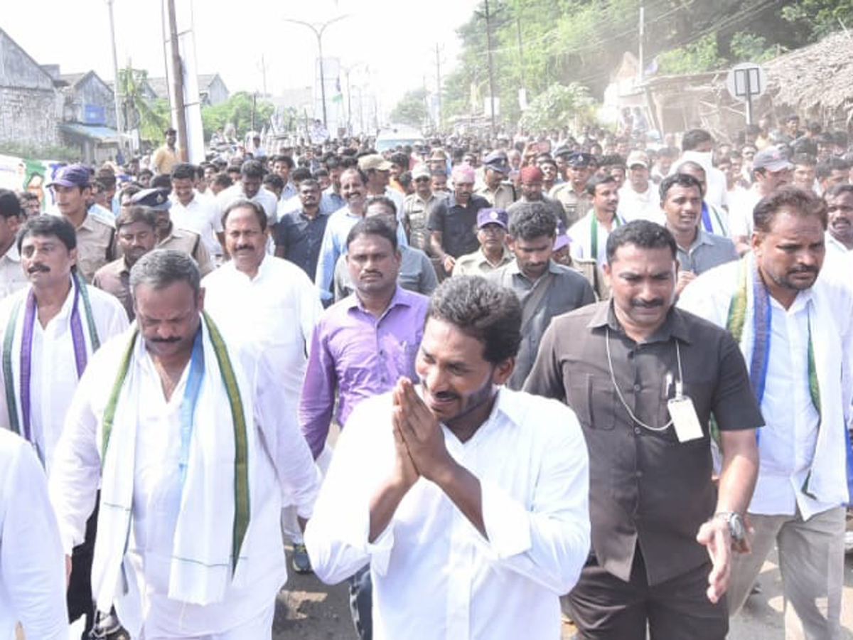 YS jagan padayatra photo gallery - Sakshi14