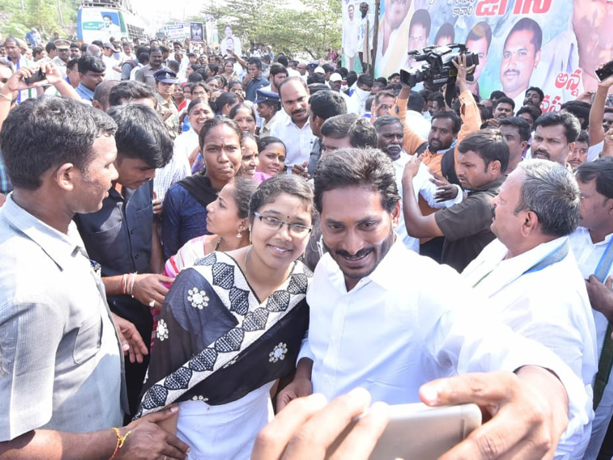 YS jagan padayatra photo gallery - Sakshi2