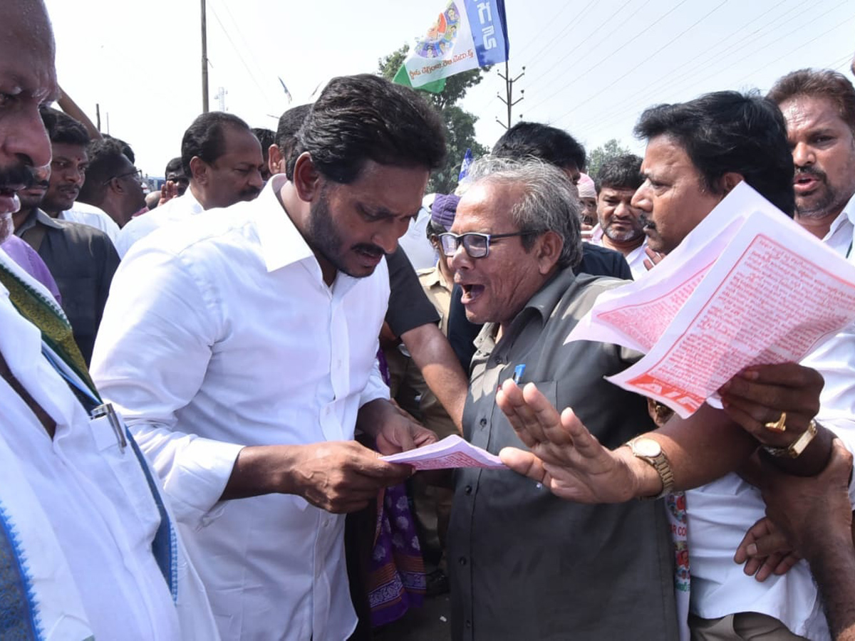 YS jagan padayatra photo gallery - Sakshi4