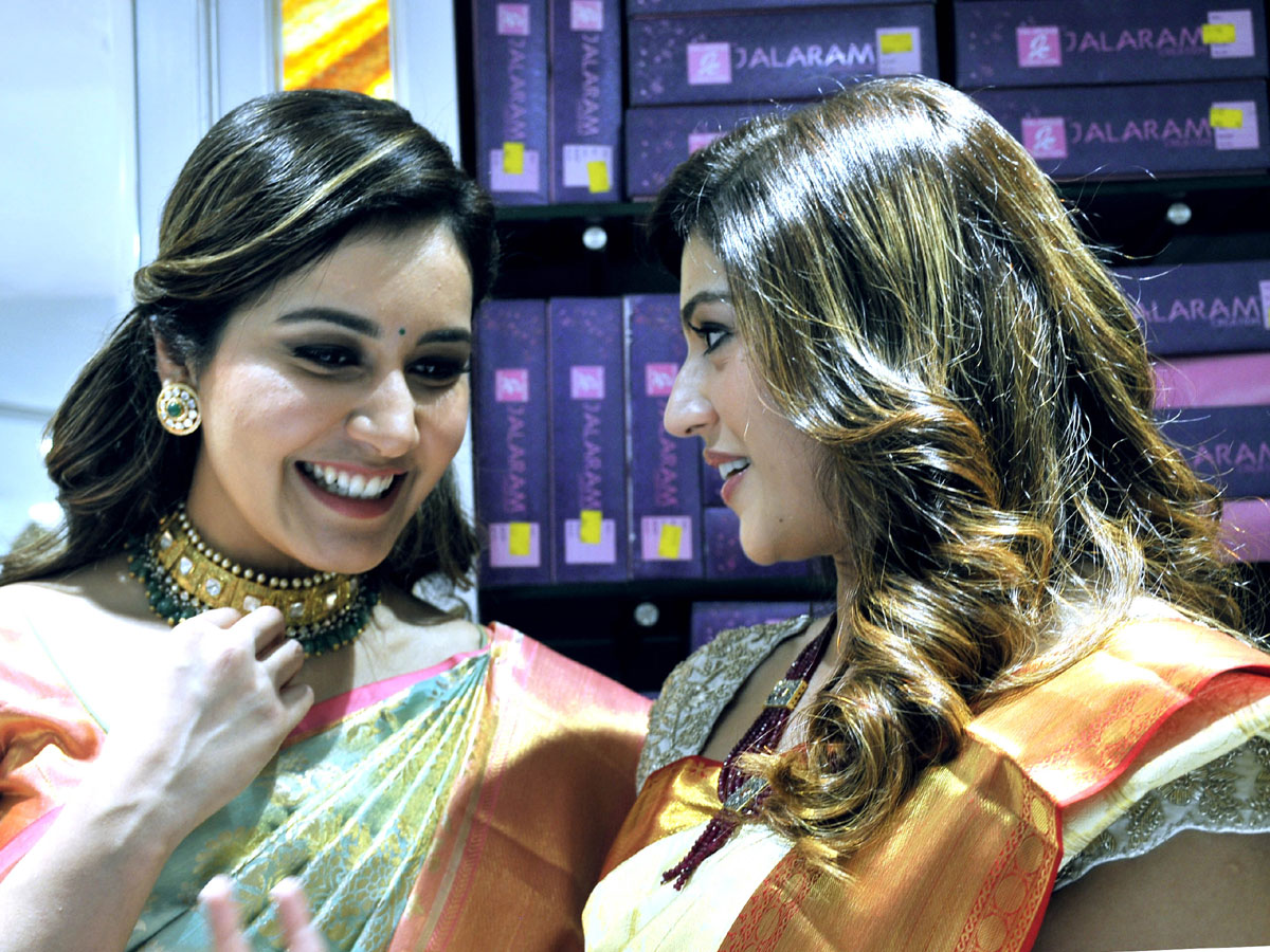 Kalyanalakshmi Shopping Mall in Warangal Photo Gallery - Sakshi9