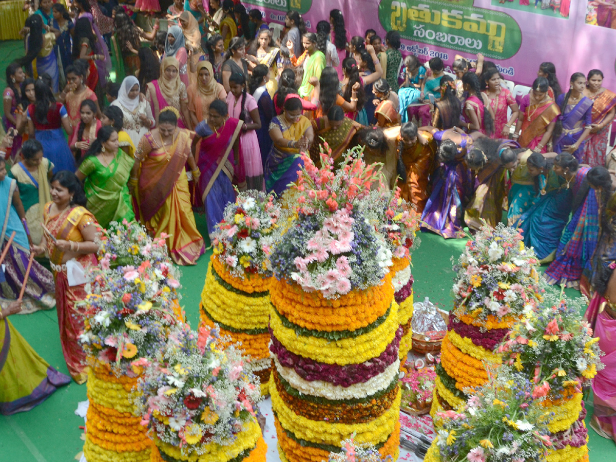 telangana bathukamma 2018 photo Gallery - Sakshi3