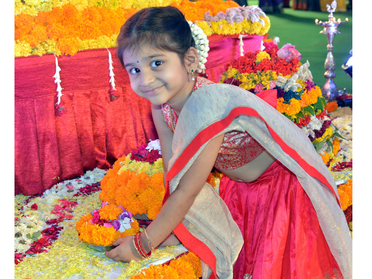 Bathukamma Celebrations 2018 At Jalavihar Photo Gallery - Sakshi3