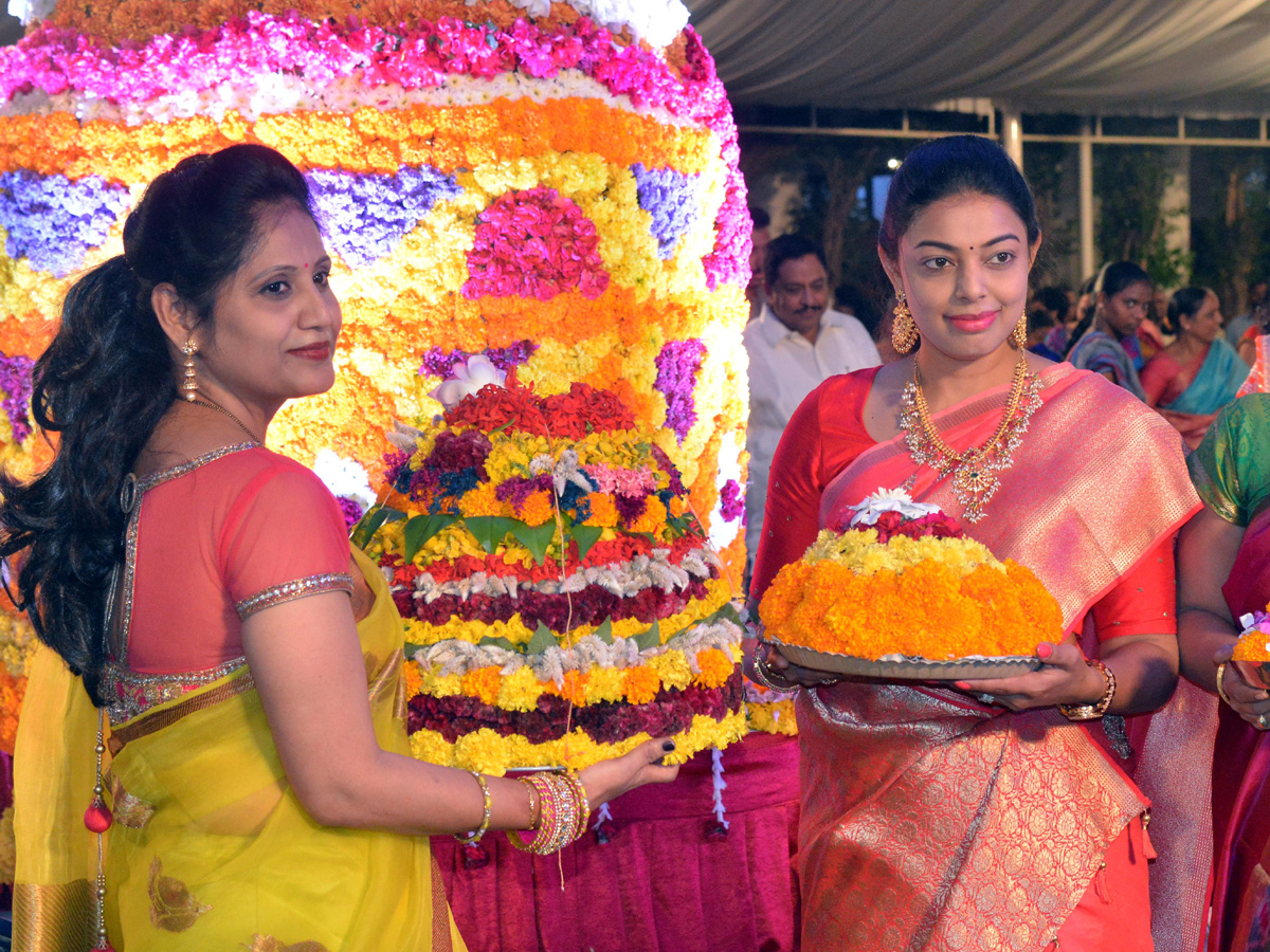 Bathukamma Celebrations 2018 At Jalavihar Photo Gallery - Sakshi7