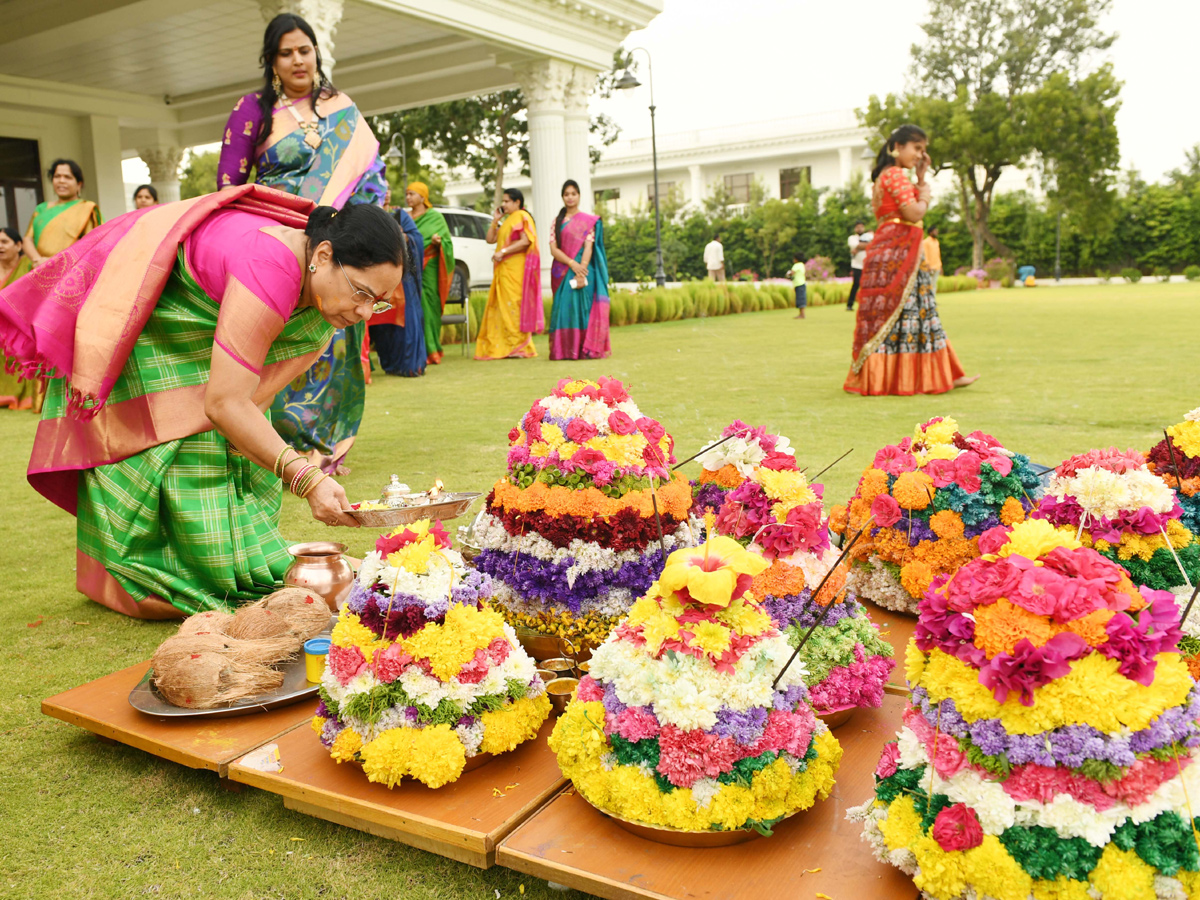 Bathukamma Celebrations In Pragathi Bhavan Photo Gallery - Sakshi2