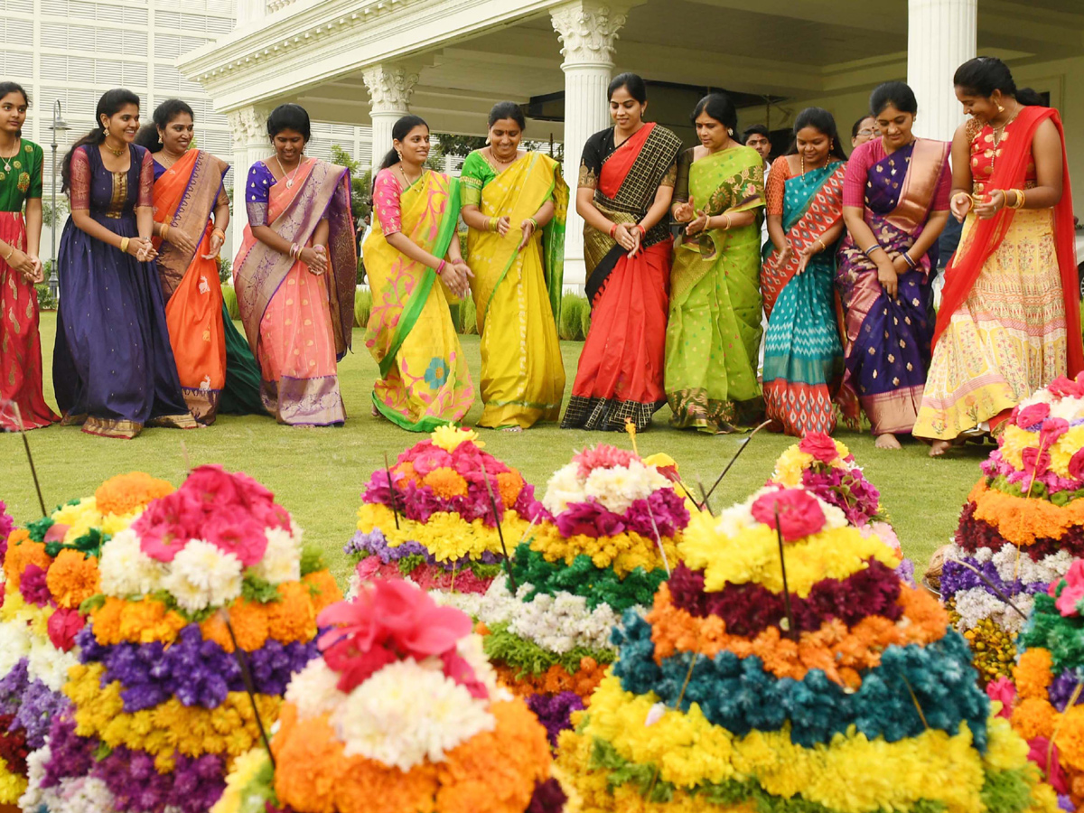 Bathukamma Celebrations In Pragathi Bhavan Photo Gallery - Sakshi5