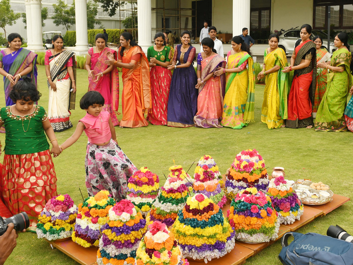 Bathukamma Celebrations In Pragathi Bhavan Photo Gallery - Sakshi8