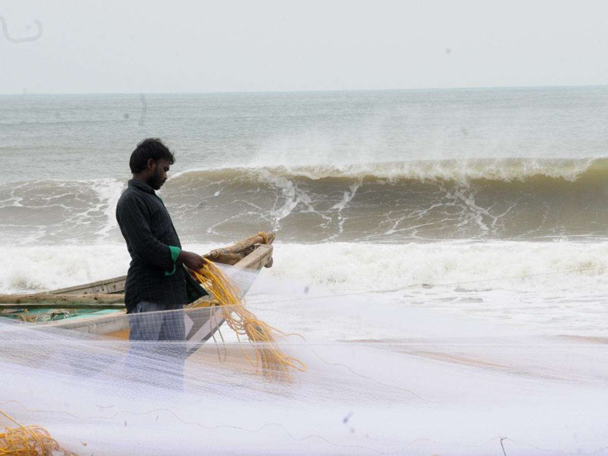 Cyclone Titli in Visakhapatnam Photo Gallery - Sakshi18