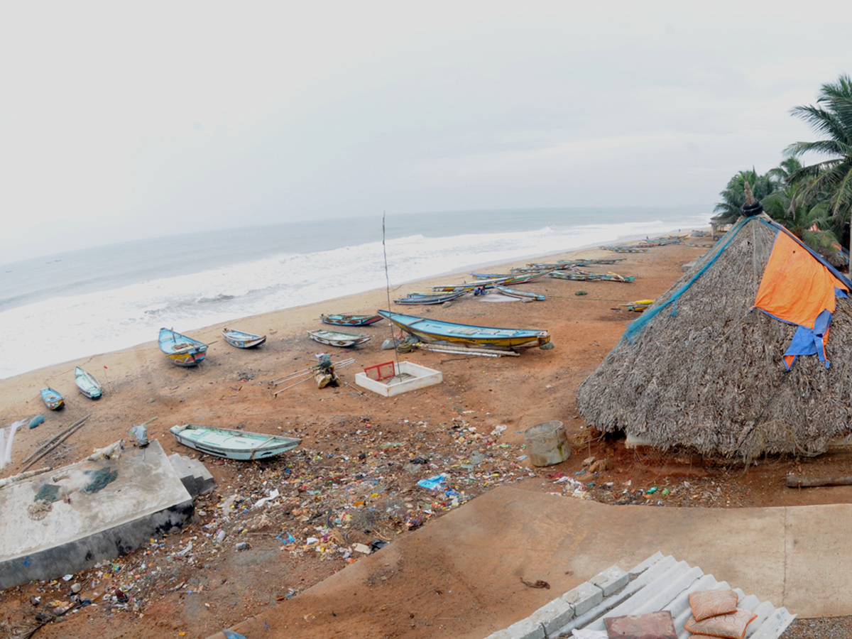 Cyclone Titli in Visakhapatnam Photo Gallery - Sakshi19