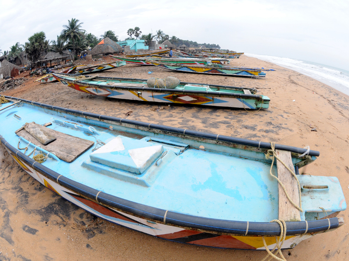 Cyclone Titli in Visakhapatnam Photo Gallery - Sakshi21