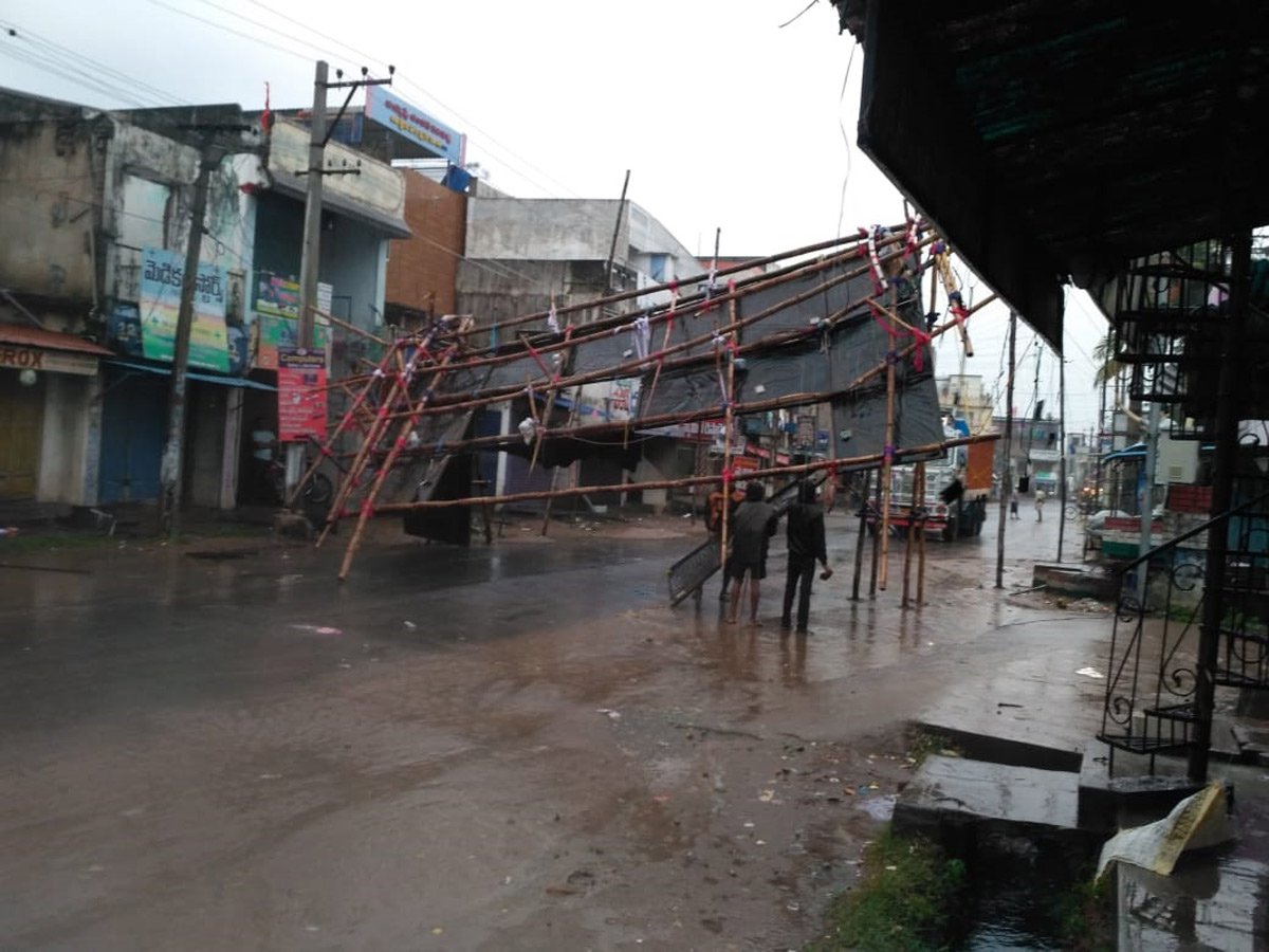 Cyclone Titli in Visakhapatnam Photo Gallery - Sakshi25