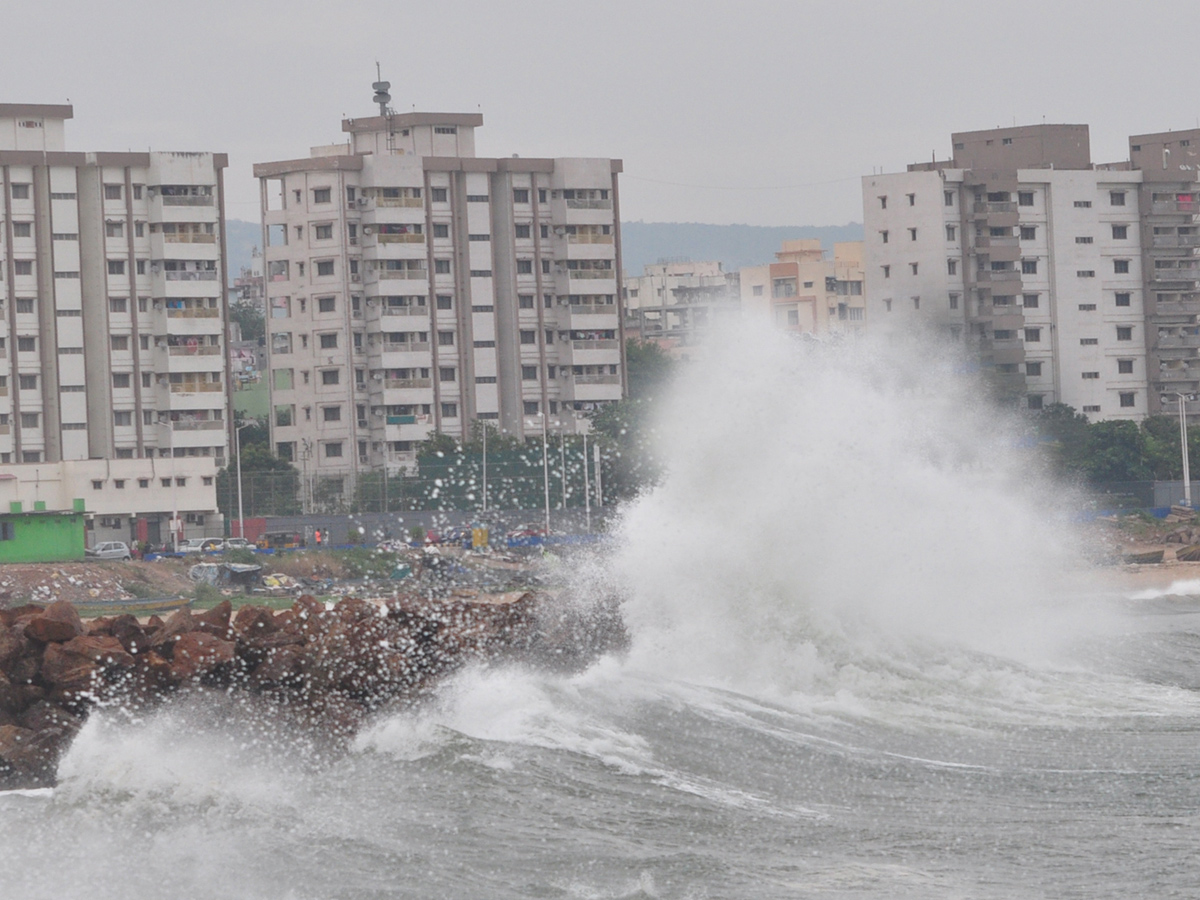 Cyclone Titli in Visakhapatnam Photo Gallery - Sakshi3