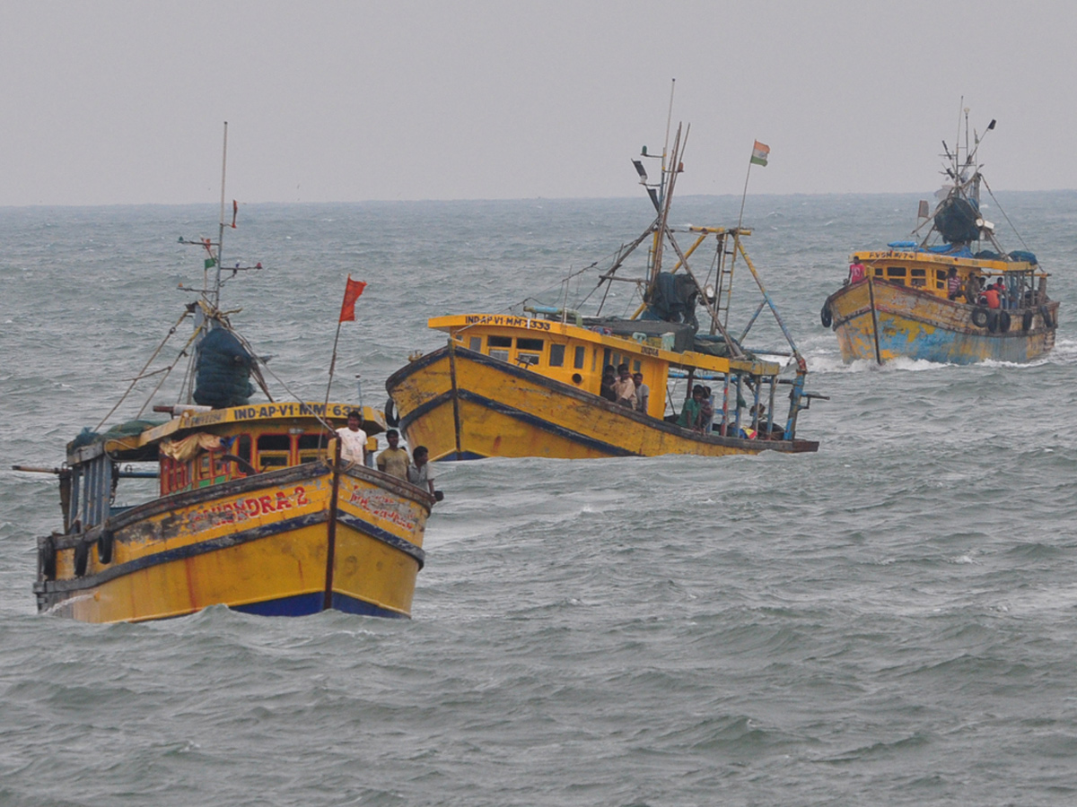 Cyclone Titli in Visakhapatnam Photo Gallery - Sakshi5