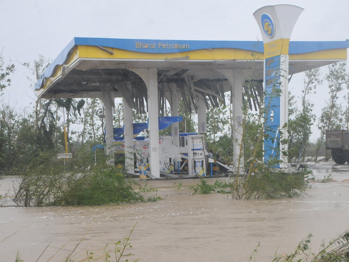 Cyclone Titli in srikakulam Photo Gallery - Sakshi1