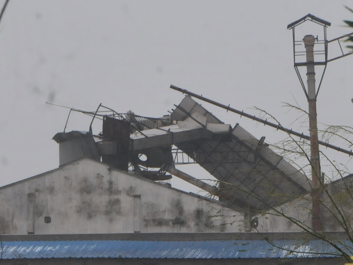 Cyclone Titli in srikakulam Photo Gallery - Sakshi21