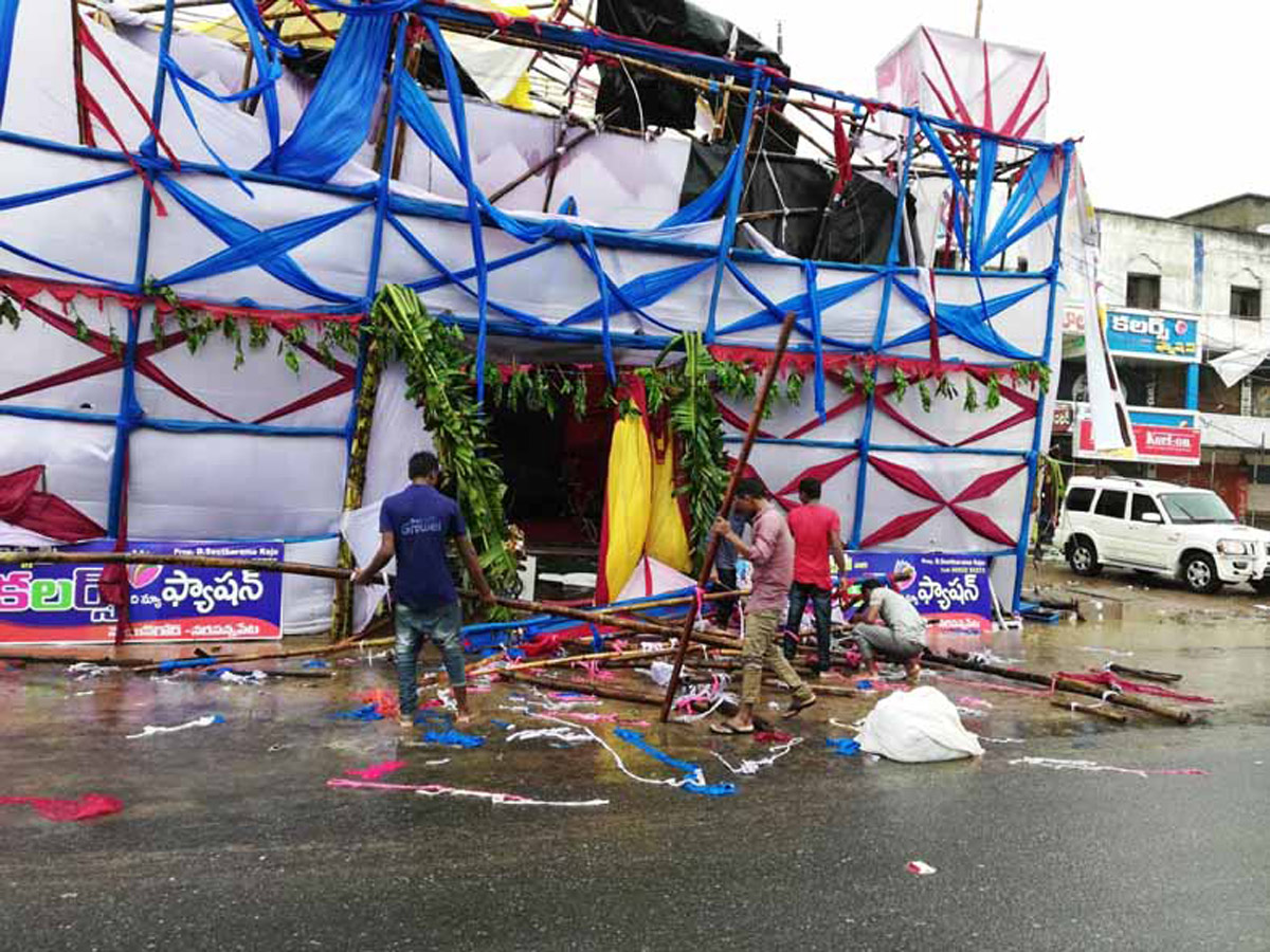 Cyclone Titli in srikakulam Photo Gallery - Sakshi25