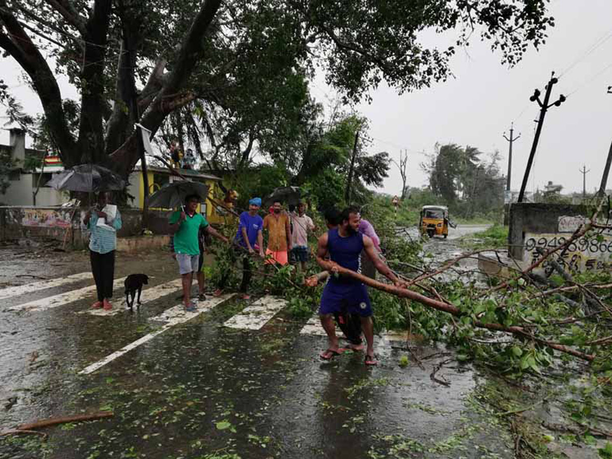 Cyclone Titli in srikakulam Photo Gallery - Sakshi27