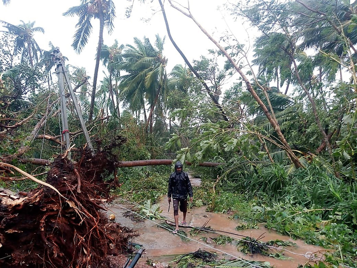 Cyclone Titli in srikakulam Photo Gallery - Sakshi3