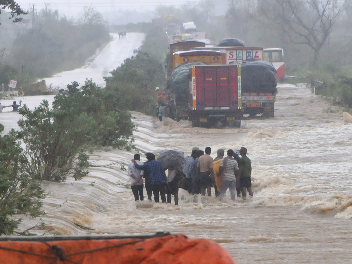 Cyclone Titli in srikakulam Photo Gallery - Sakshi7