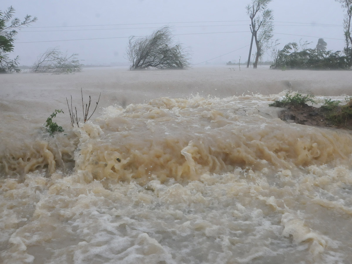 Cyclone Titli in srikakulam Photo Gallery - Sakshi8