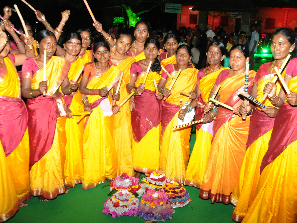 Bathukamma Celebrations in Hyderabad Photo Gallery - Sakshi10