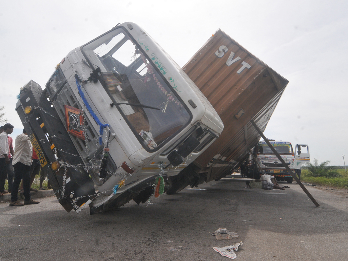 Cyclone Titli Hit Srikakulam Photo Gallery - Sakshi14