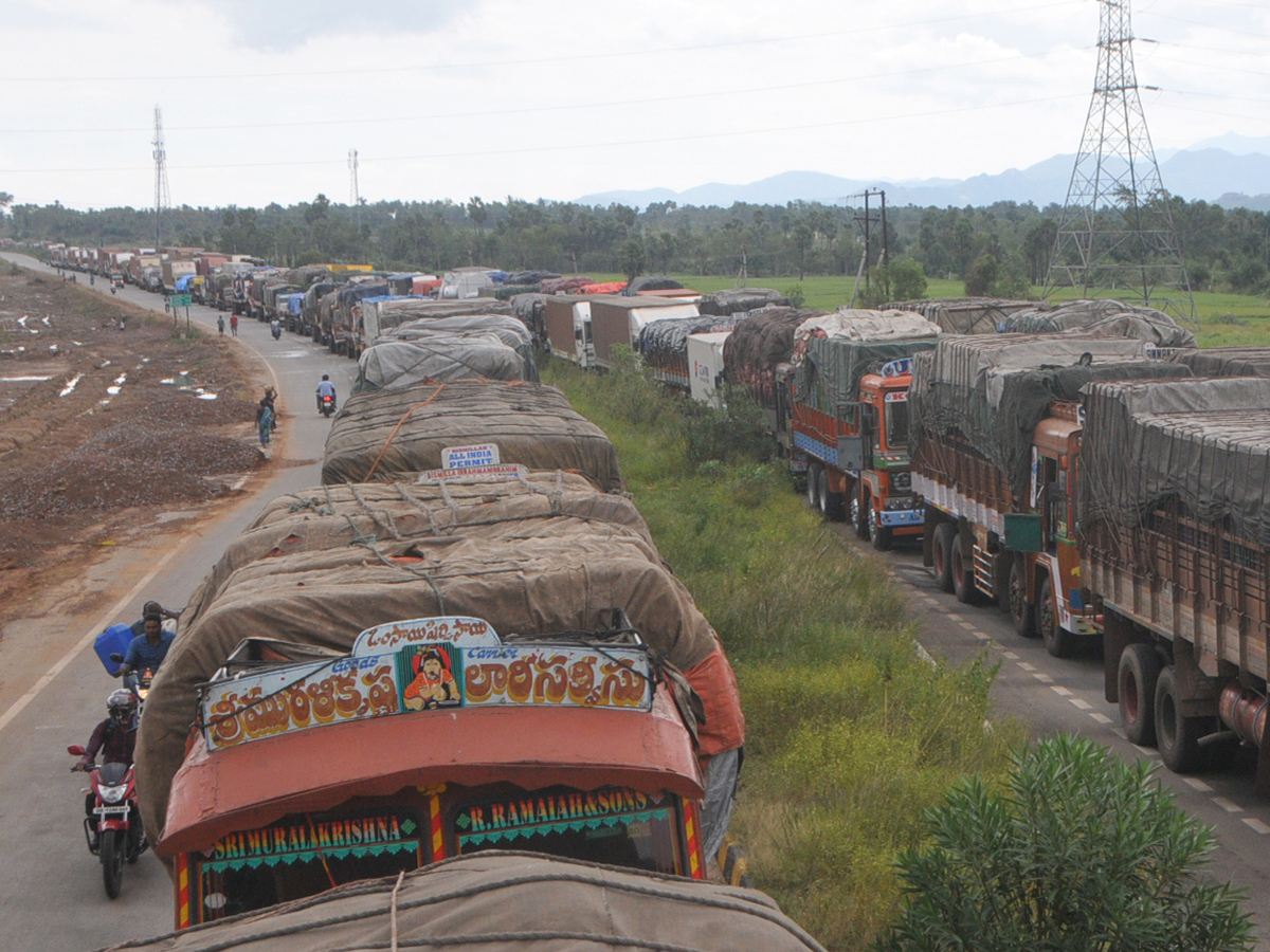 Cyclone Titli Hit Srikakulam Photo Gallery - Sakshi18